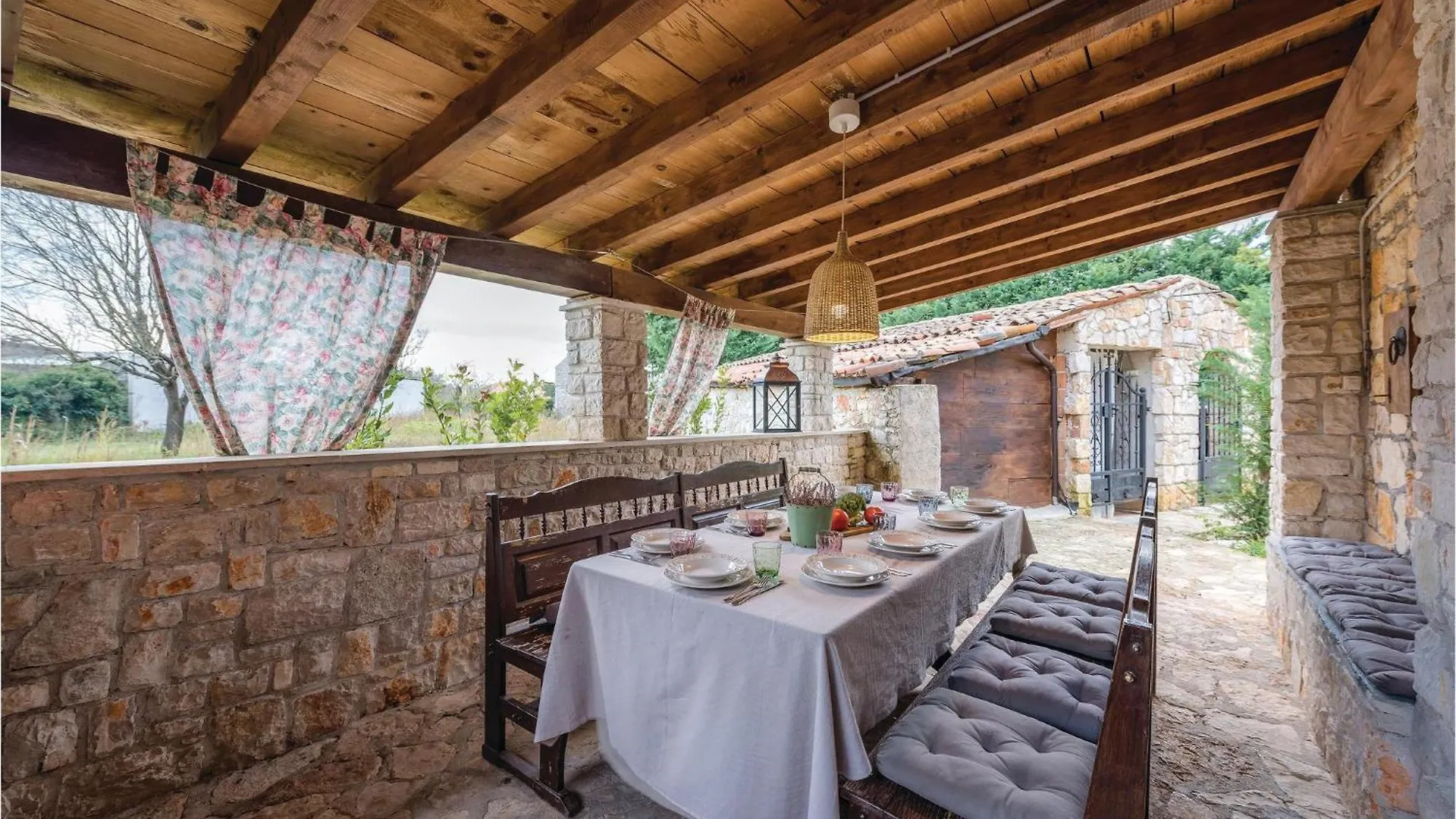 Vakantiehuis Nice Home In Bale With House A Panoramic View